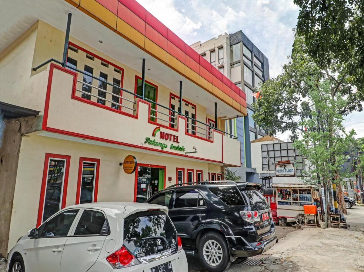 בנדונג Spot On 90632 Hotel Pelangi Indah Paskal מראה חיצוני תמונה